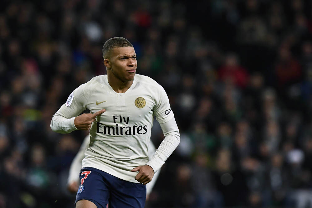 “一盏灯可以做100年” 三代人见证灯具市场发展变迁